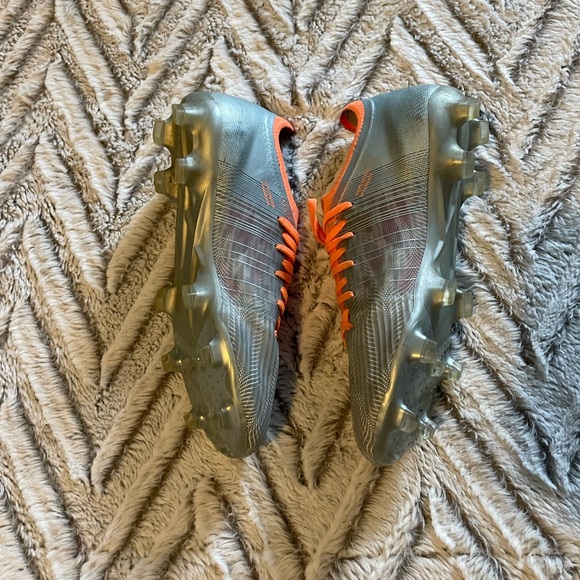 Men’s PUMA soccer cleats - Picture 3 of 4